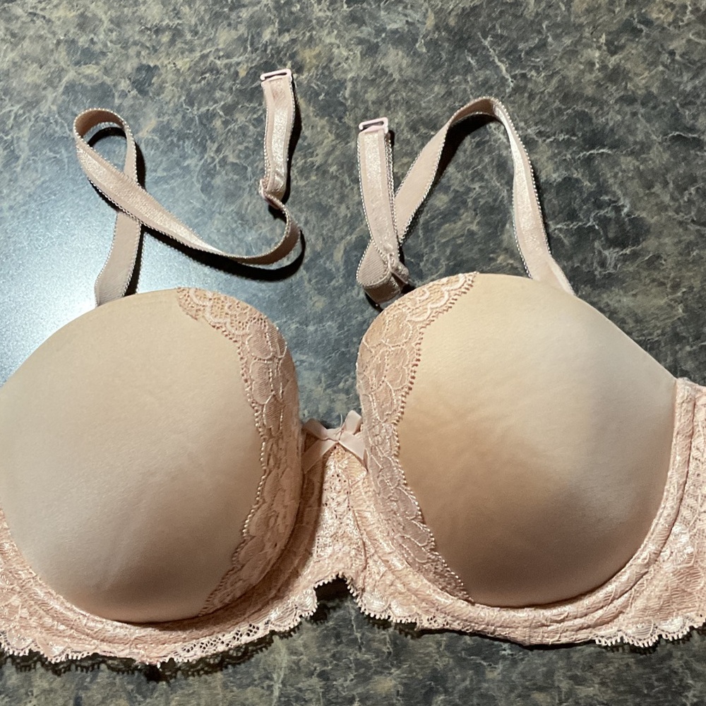 Victoria's Secret Blush Lace Bra